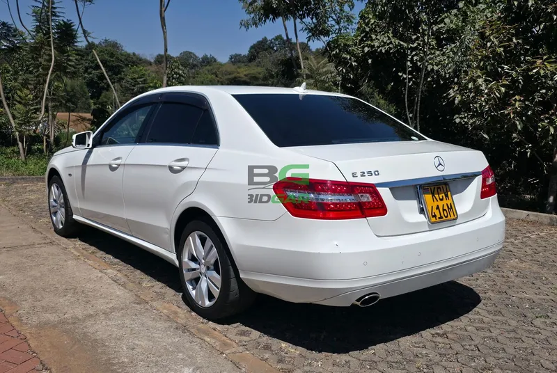 2012 Mercedes-Benz E250 W212 1.8L Diesel Sedan, photo 4