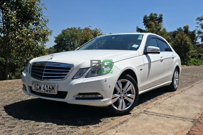 2012 Mercedes-Benz E250 W212 1.8L Diesel Sedan, photo 2