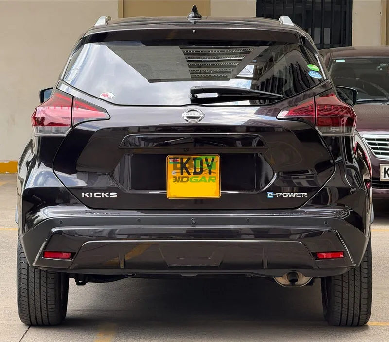 2020 Nissan Kicks 1.2L Petrol Hatchback, photo 2