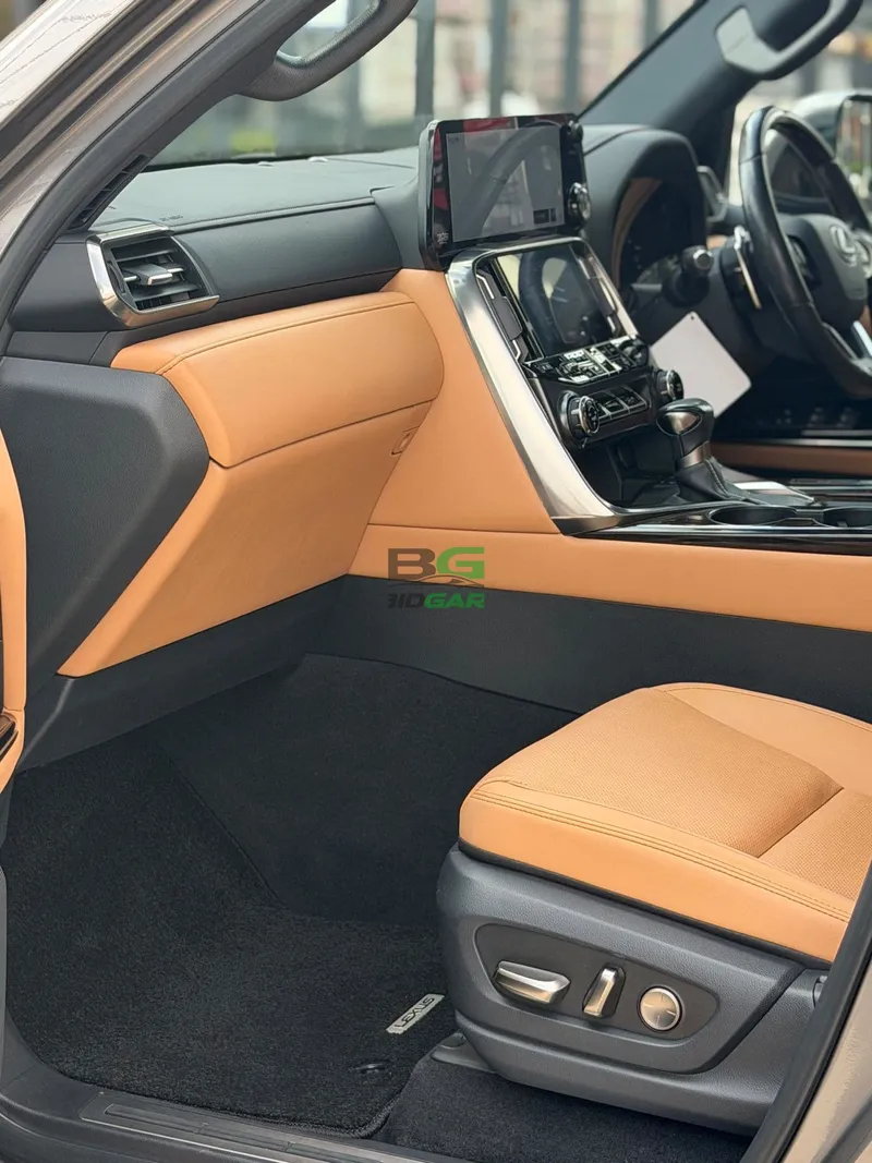 2022 Lexus LX600 Petrol SUV, photo 7