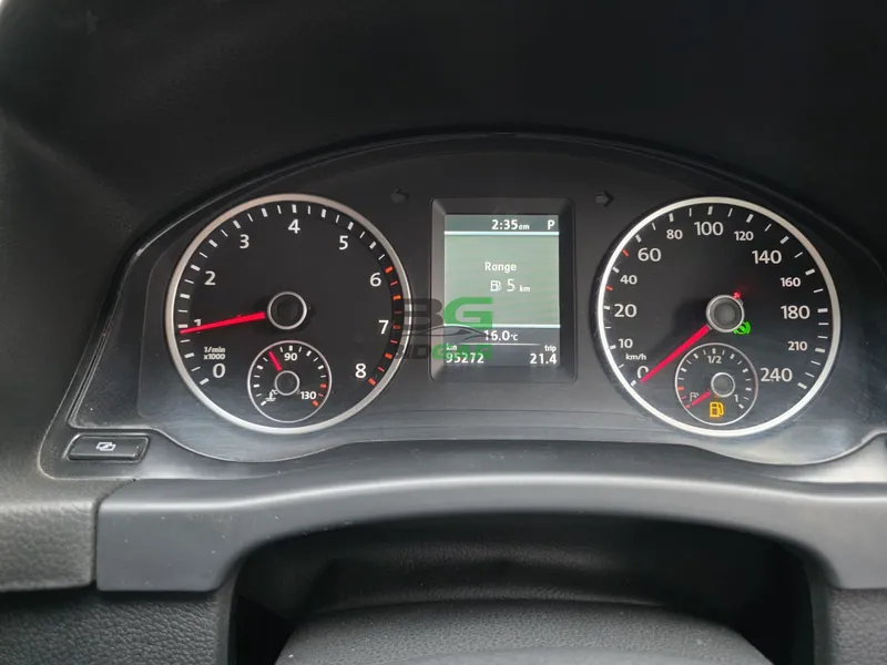2012 Volkswagen Tiguan 2L Petrol SUV, photo 9