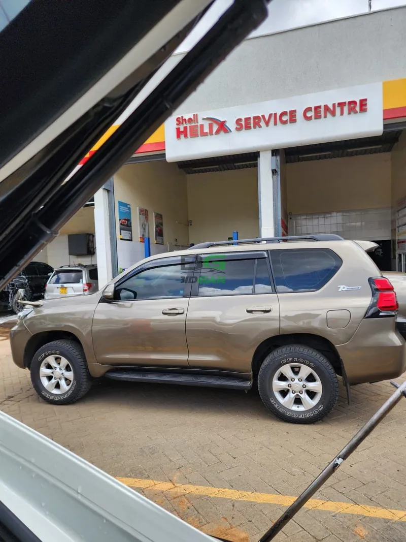 2013 Toyota Land Cruiser Prado 2.8L Diesel SUV, photo 4