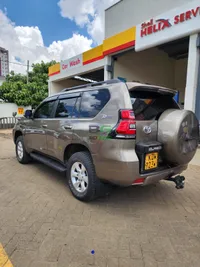 2013 Toyota Land Cruiser Prado 2.8L Diesel SUV, photo 3