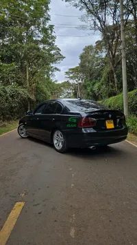 2005 BMW 320i 2L Petrol Sedan, photo 3