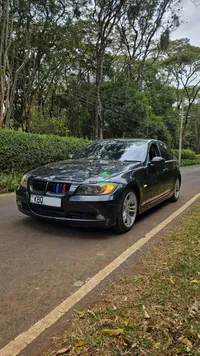 2005 BMW 320i 2L Petrol Sedan, photo 2
