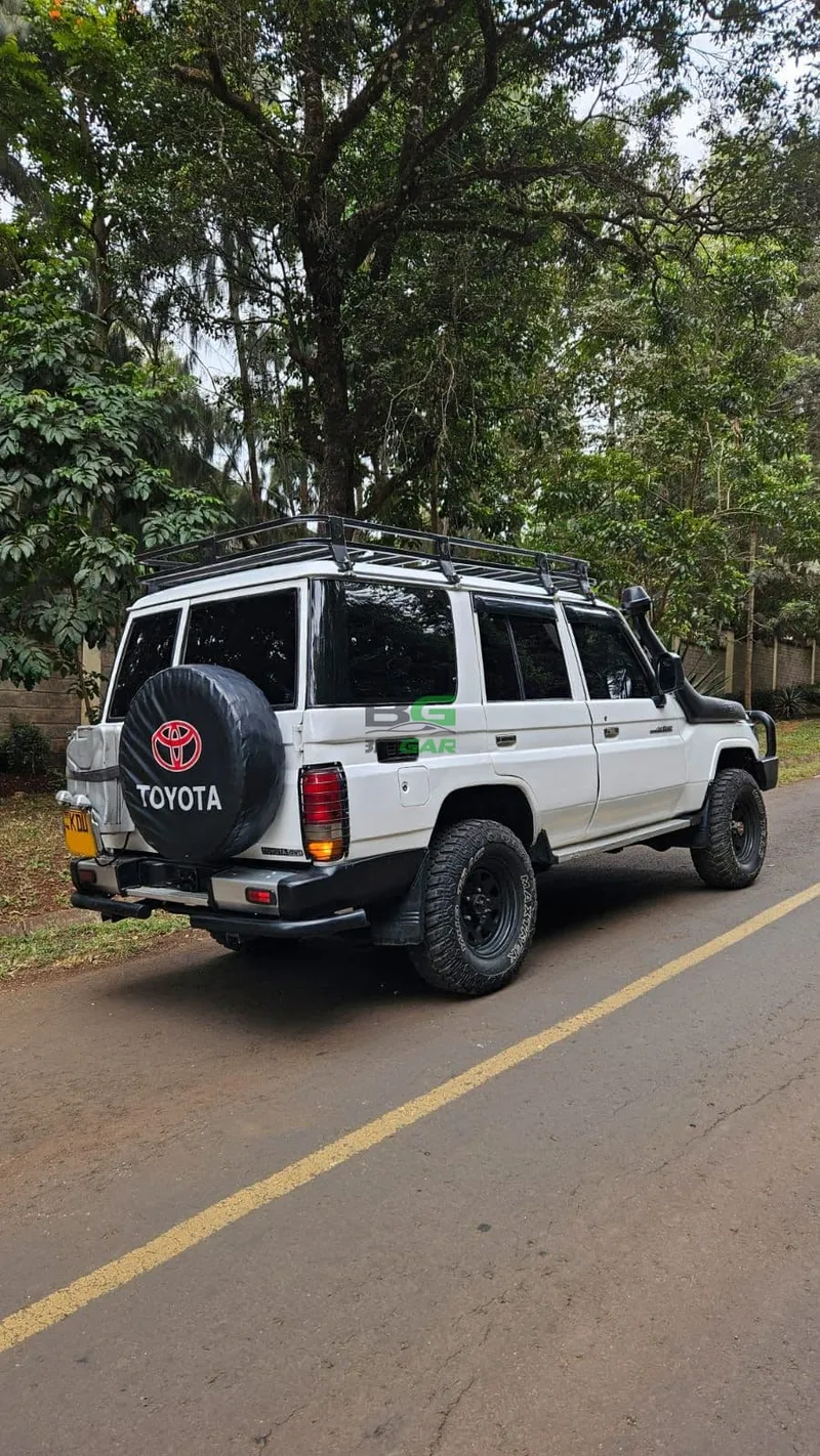 2009 Toyota Land Cruiser 76 Series 4.2L Diesel SUV, photo 4