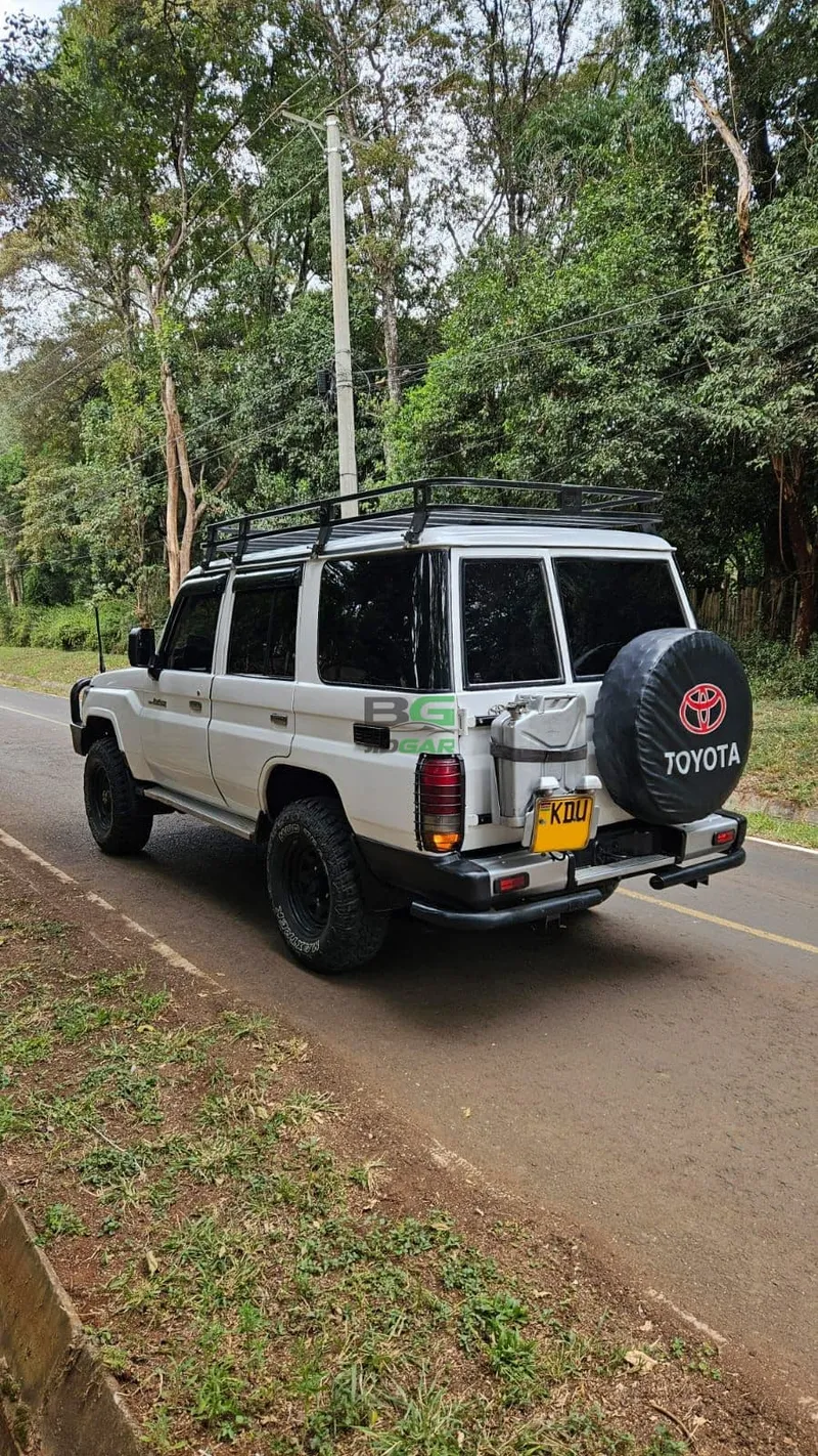 2009 Toyota Land Cruiser 76 Series 4.2L Diesel SUV, photo 3