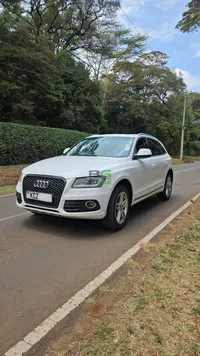 2013 Audi Q5 2L Petrol SUV, photo 2