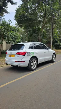 2013 Audi Q5 2L Petrol SUV, photo 3