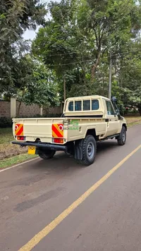 2013 Toyota Land Cruiser 76 Series 4.2L Diesel Pickup, photo 2