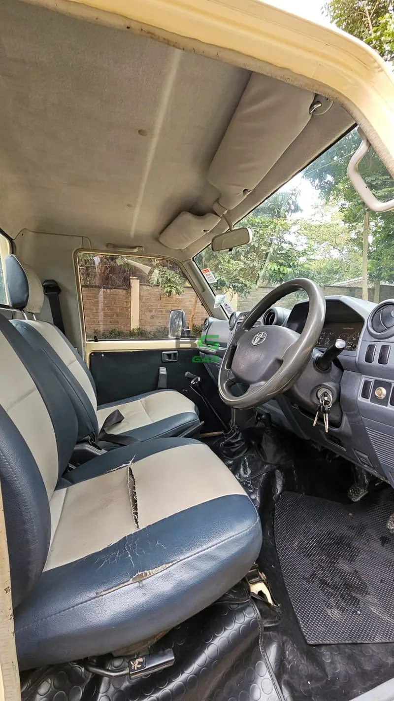 2013 Toyota Land Cruiser 76 Series 4.2L Diesel Pickup, photo 6