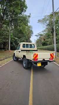 2013 Toyota Land Cruiser 76 Series 4.2L Diesel Pickup, photo 4