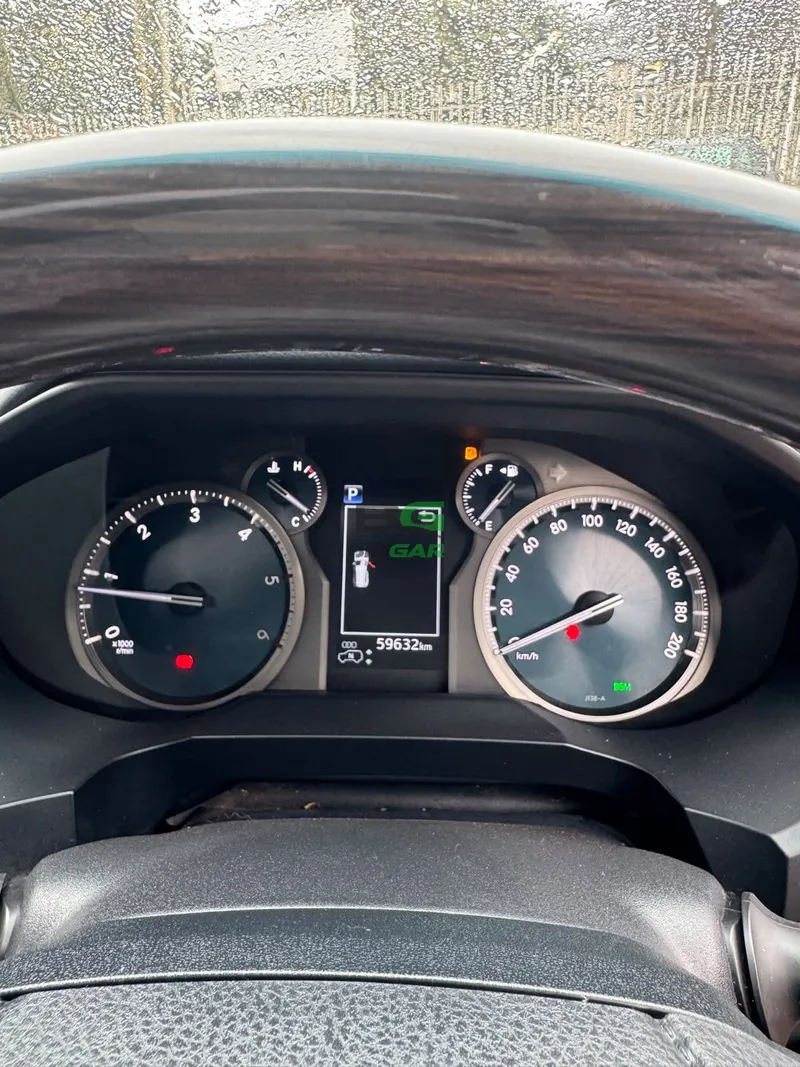 2020 Toyota Land Cruiser VXL 3L Diesel SUV, photo 5