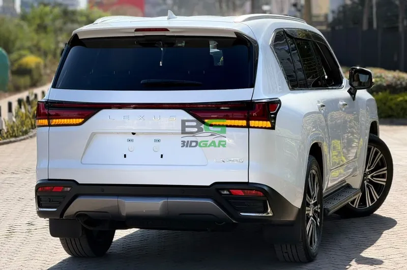 2022 Lexus LX600 3.5L Petrol SUV, photo 4