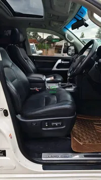 2016 Toyota Land Cruiser V8 LC200 4.5L Diesel SUV, photo 6