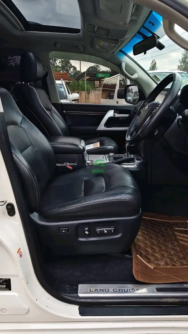 2016 Toyota Land Cruiser V8 LC200 4.5L Diesel SUV, photo 6
