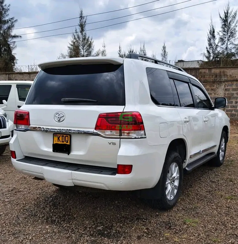 2016 Toyota Land Cruiser V8 LC200 4.5L Diesel SUV, photo 3
