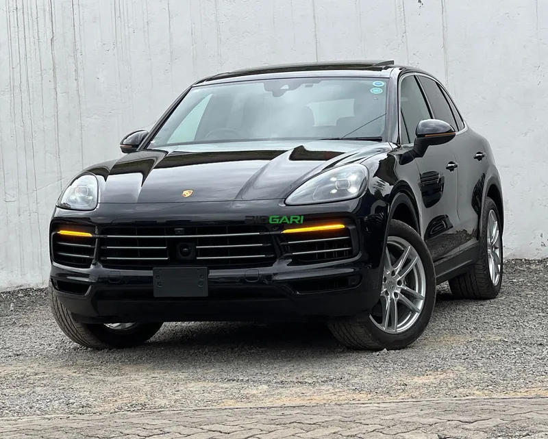 2019 Porsche Cayenne 3L Petrol SUV, photo 2
