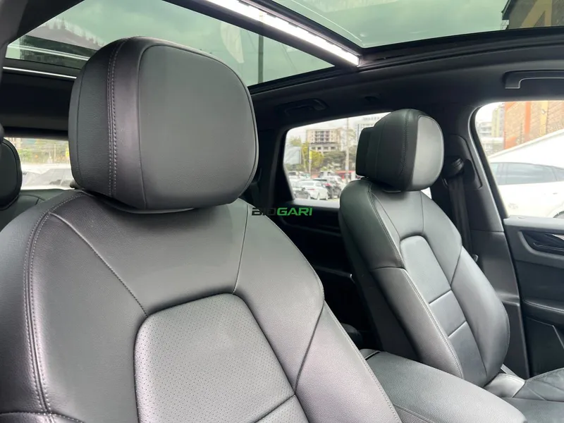 2019 Porsche Cayenne 3L Petrol SUV, photo 6