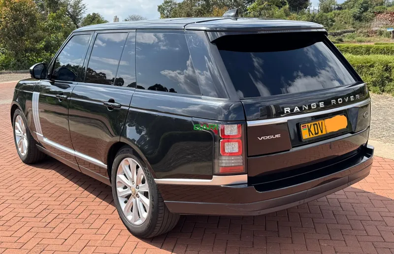 2017 Range Rover Vogue 3L Diesel SUV, photo 3