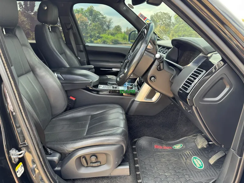 2017 Range Rover Vogue 3L Diesel SUV, photo 4