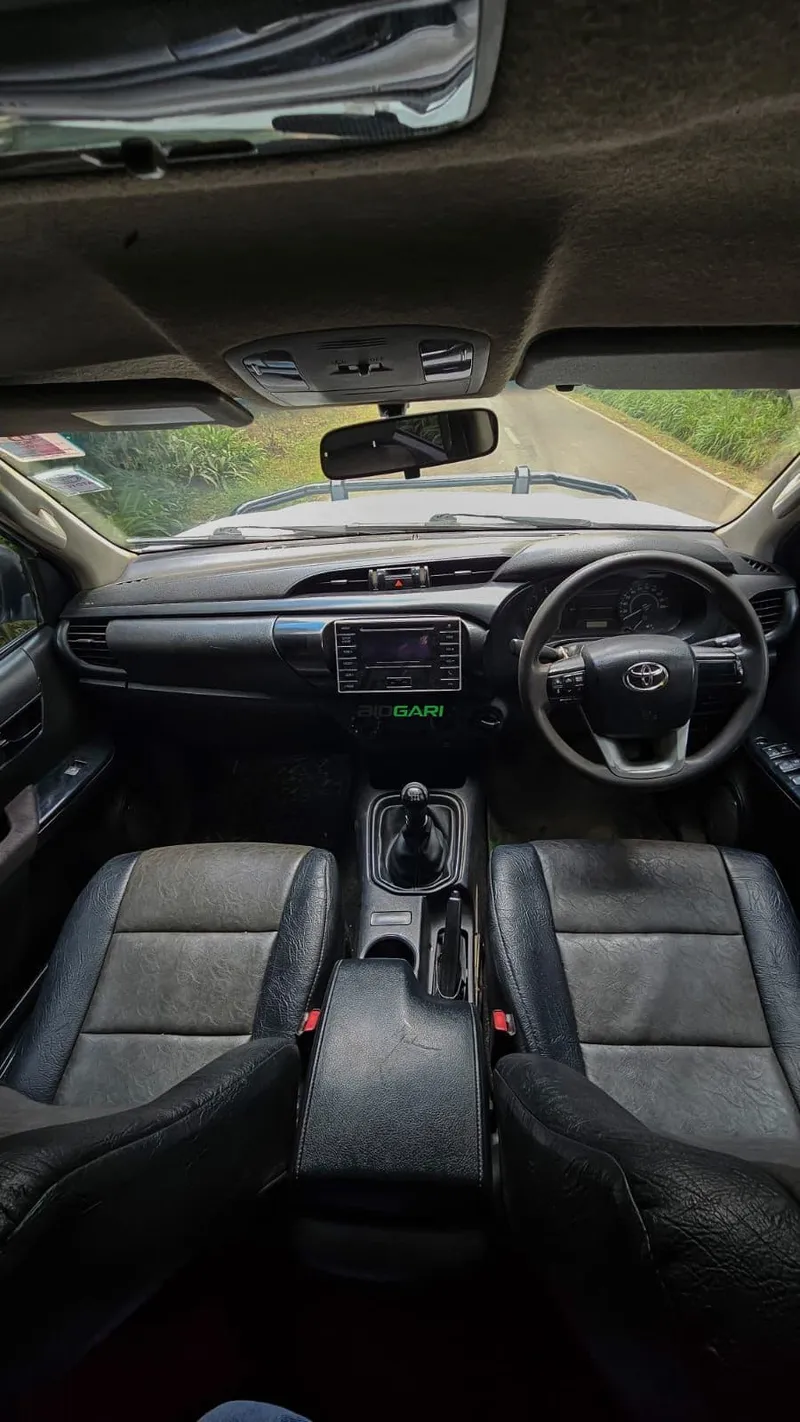 2016 Toyota Hilux 2.4L Diesel Pickup, photo 5