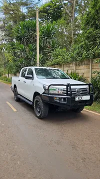 2016 Toyota Hilux 2.4L Diesel Pickup, main photo