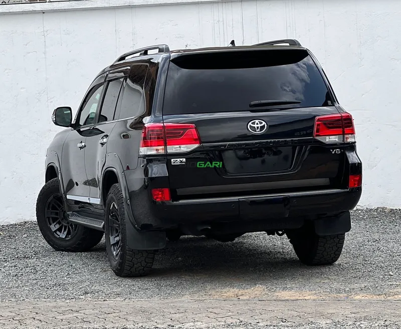 2019 Toyota Land Cruiser V8 ZX 4.6L Petrol SUV, photo 3