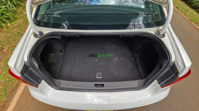 2011 Volkswagen Passat TSI 1.4L Petrol Sedan, photo 6