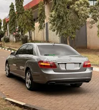 2013 Mercedes-Benz E250 CGI 1.8L Petrol Sedan, photo 3