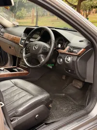 2013 Mercedes-Benz E250 CGI 1.8L Petrol Sedan, photo 6