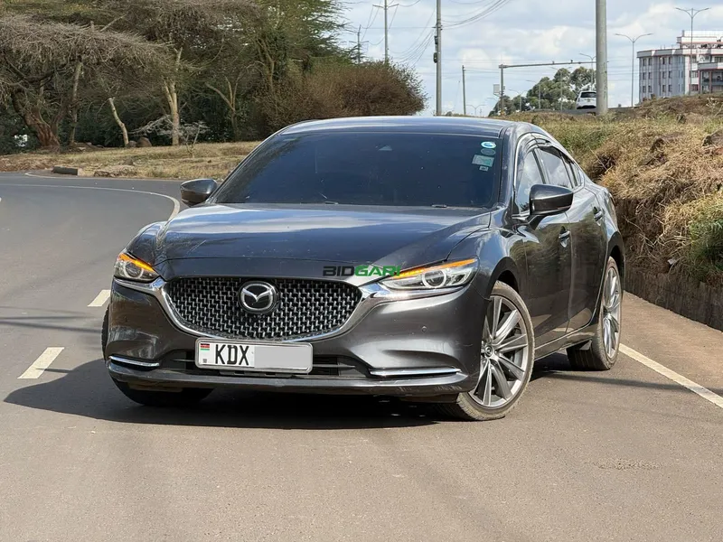 2019 Mazda 6 Exclusive Package 2.2L Diesel Sedan, photo 2