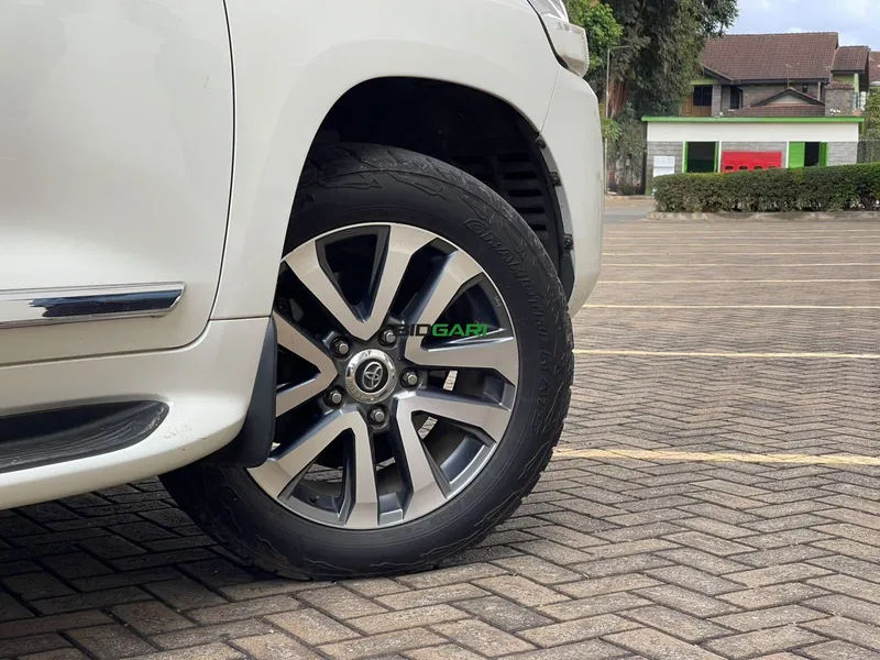 2016 Toyota Land Cruiser 200 ZX 4.6L Petrol SUV, photo 9