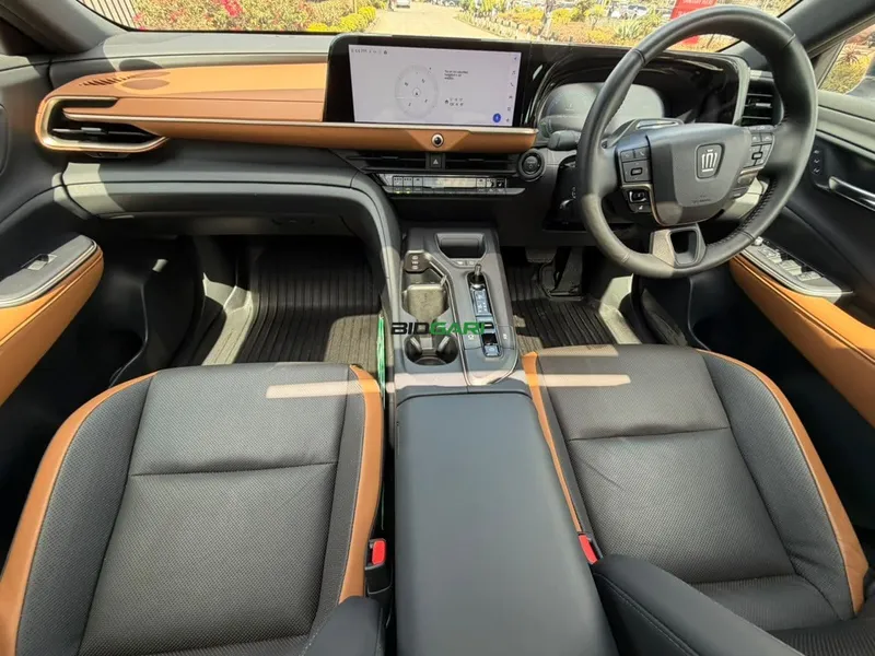 2023 Toyota Crown 2.4L Hybrid Sedan, photo 9