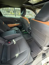2023 Toyota Crown 2.4L Hybrid Sedan, photo 6