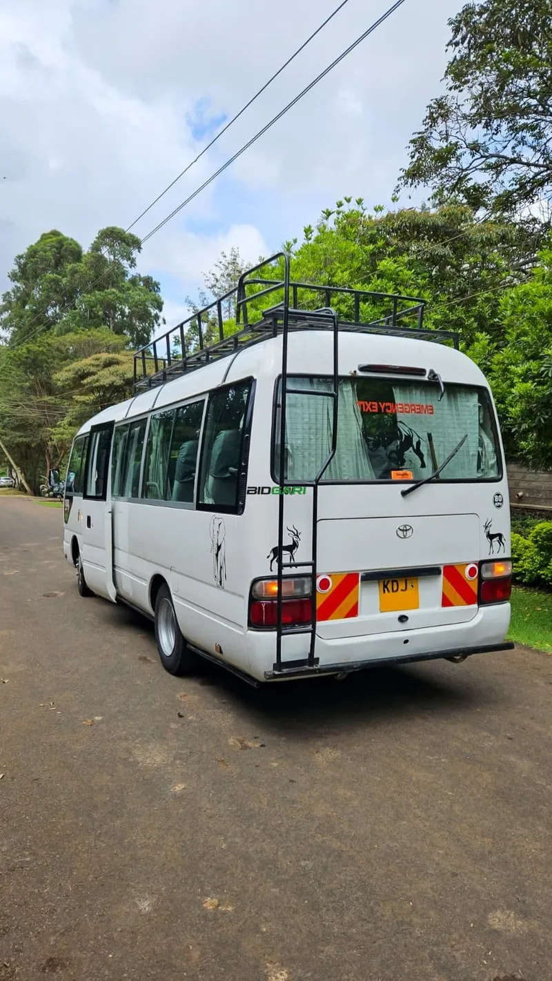 2014 Toyota Coaster 4L Diesel Bus, photo 3