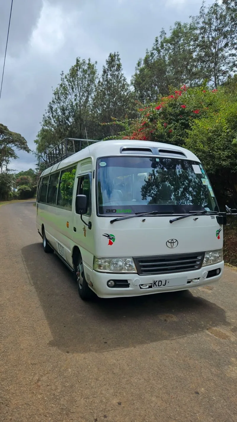 2014 Toyota Coaster 4L Diesel Bus, photo 2