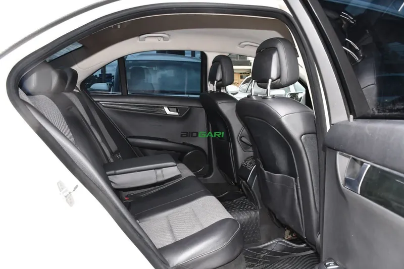 2011 Mercedes-Benz C200 Petrol Sedan, photo 7