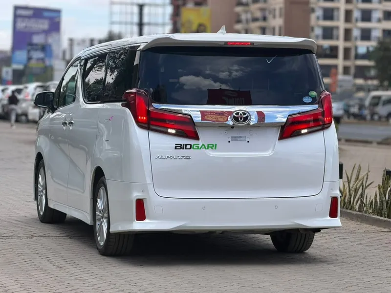 2019 Toyota Alphard 2.5L Petrol MPV, photo 4