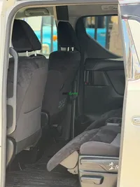 2019 Toyota Alphard 2.5L Petrol MPV, photo 8