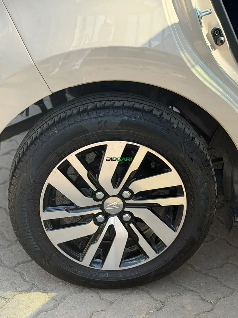 2017 Dihatsu Boon Passo 1L Petrol Hatchback, photo 9