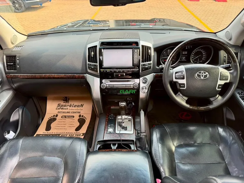 2016 Toyota Land Cruiser VX-R 4.5L Diesel SUV, photo 5