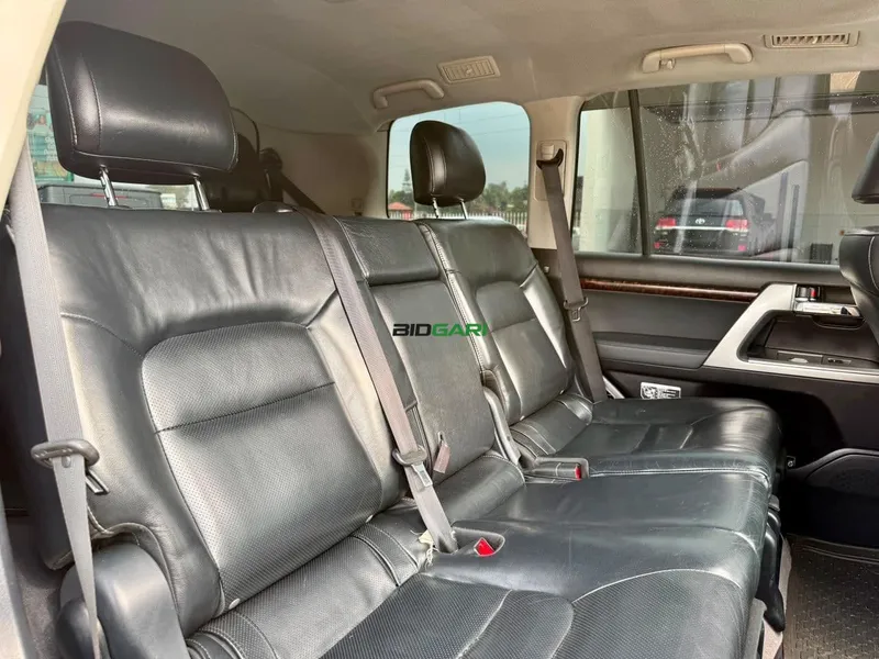 2016 Toyota Land Cruiser VX-R 4.5L Diesel SUV, photo 7