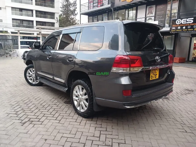 2014 Toyota Land Cruiser V8 SAHARA 4.5L Diesel SUV, photo 2