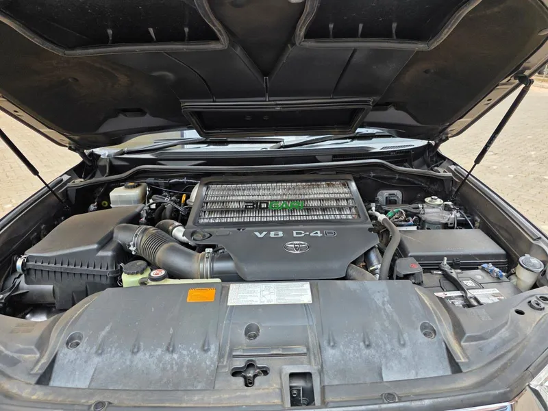 2017 Toyota Land Cruiser V8 VX-R 4.5L Diesel SUV, photo 6