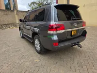 2017 Toyota Land Cruiser V8 VX-R 4.5L Diesel SUV, photo 5