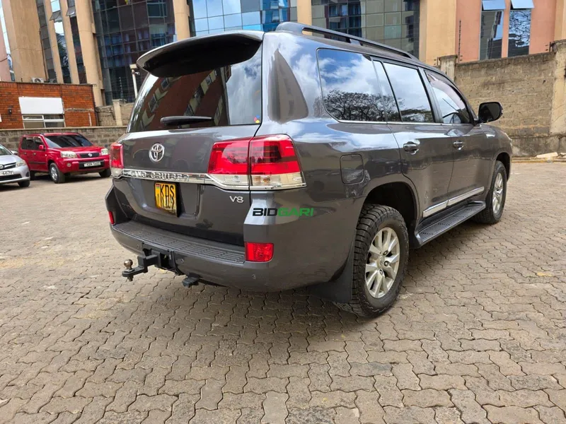 2017 Toyota Land Cruiser V8 VX-R 4.5L Diesel SUV, photo 4