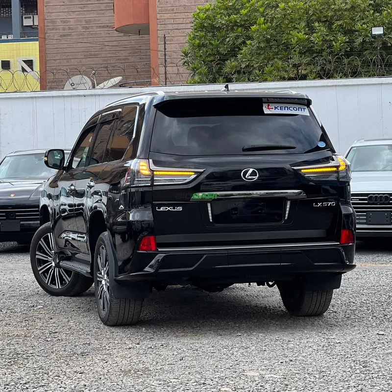 2019 Lexus LX 570 5.7L Petrol SUV, photo 3